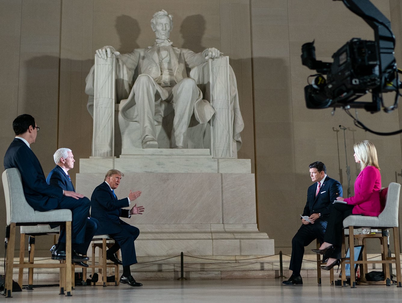 After stopping task force briefings at the White House, President Trump gave an interview to Fox News in Washington DC’s Lincoln Memorial on Sunday.